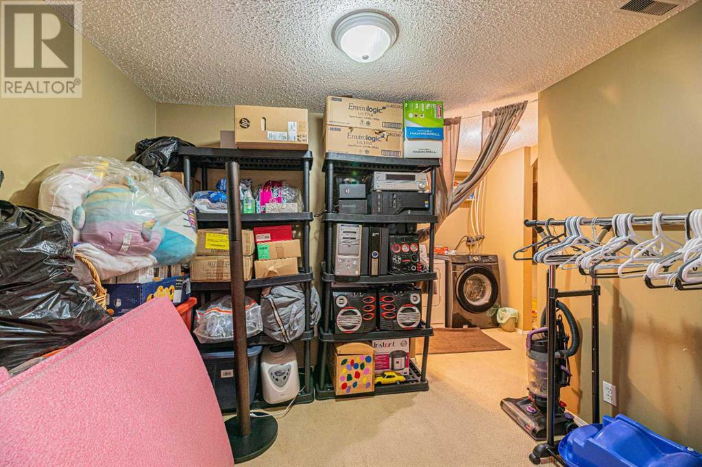 Single Family House for Sale in  Los Alamos Crescent NE Monterey Park Calgary 