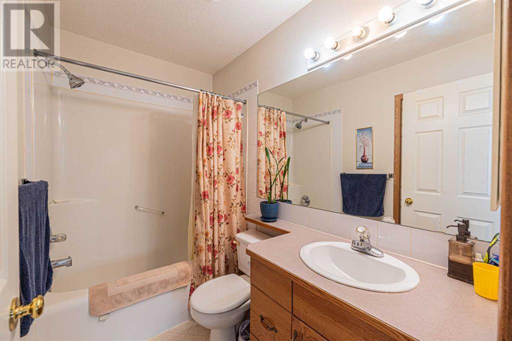 Single Family House for Sale in  Los Alamos Crescent NE Monterey Park Calgary 