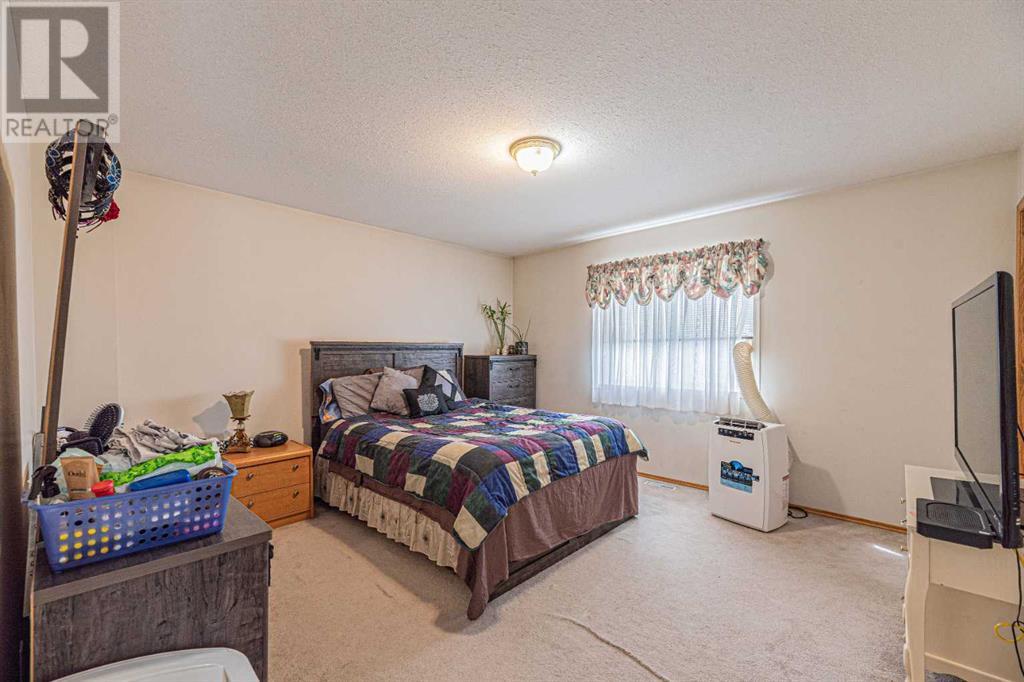 Single Family House for Sale in  Los Alamos Crescent NE Monterey Park Calgary 