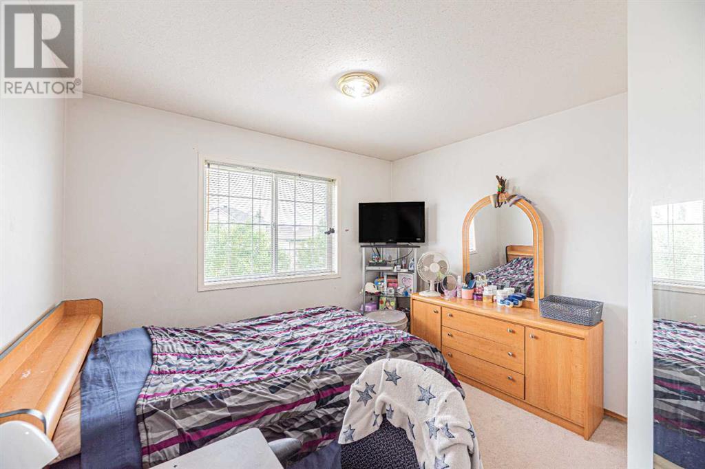 Single Family House for Sale in  Los Alamos Crescent NE Monterey Park Calgary 