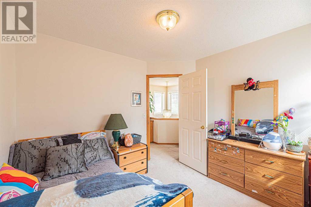 Single Family House for Sale in  Los Alamos Crescent NE Monterey Park Calgary 