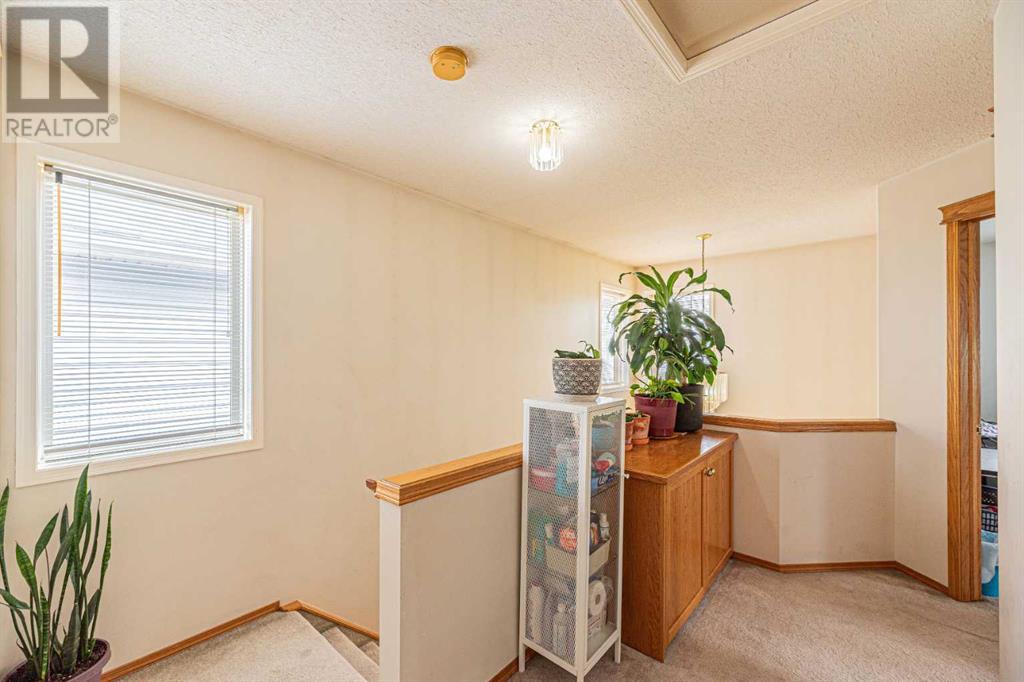 Single Family House for Sale in  Los Alamos Crescent NE Monterey Park Calgary 
