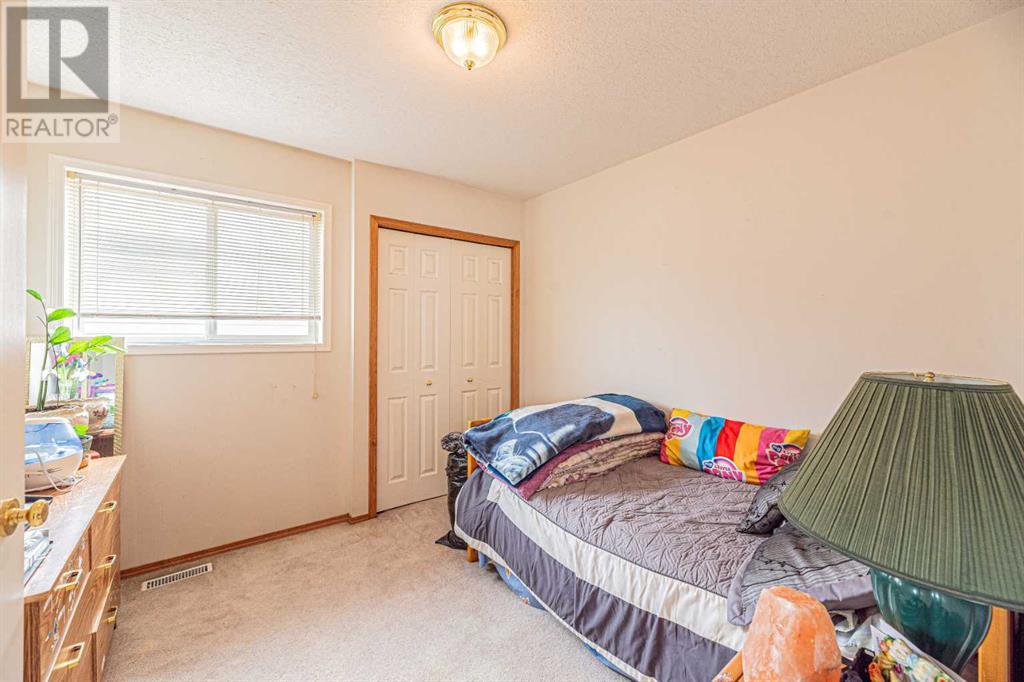 Single Family House for Sale in  Los Alamos Crescent NE Monterey Park Calgary 