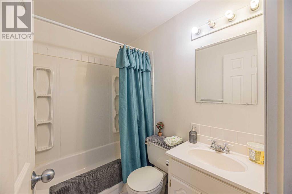 Single Family House for Sale in  Los Alamos Crescent NE Monterey Park Calgary 