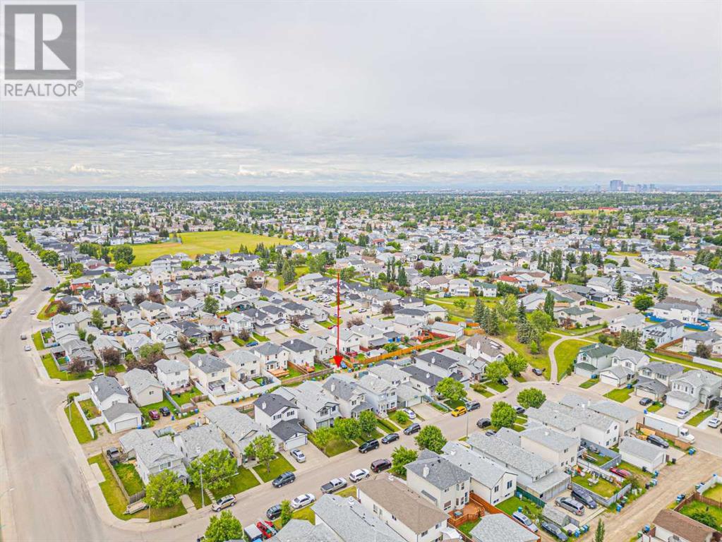 Single Family House for Sale in  Los Alamos Crescent NE Monterey Park Calgary 