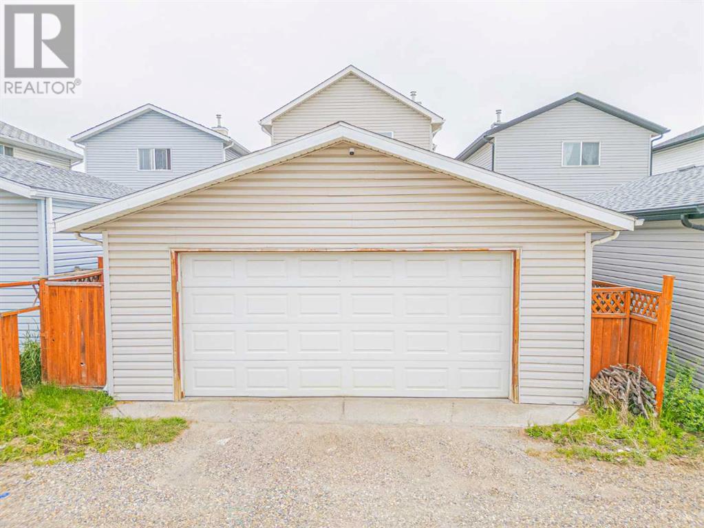 Single Family House for Sale in  Los Alamos Crescent NE Monterey Park Calgary 