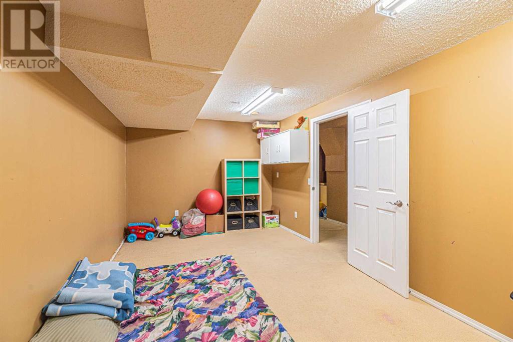 Single Family House for Sale in  Los Alamos Crescent NE Monterey Park Calgary 