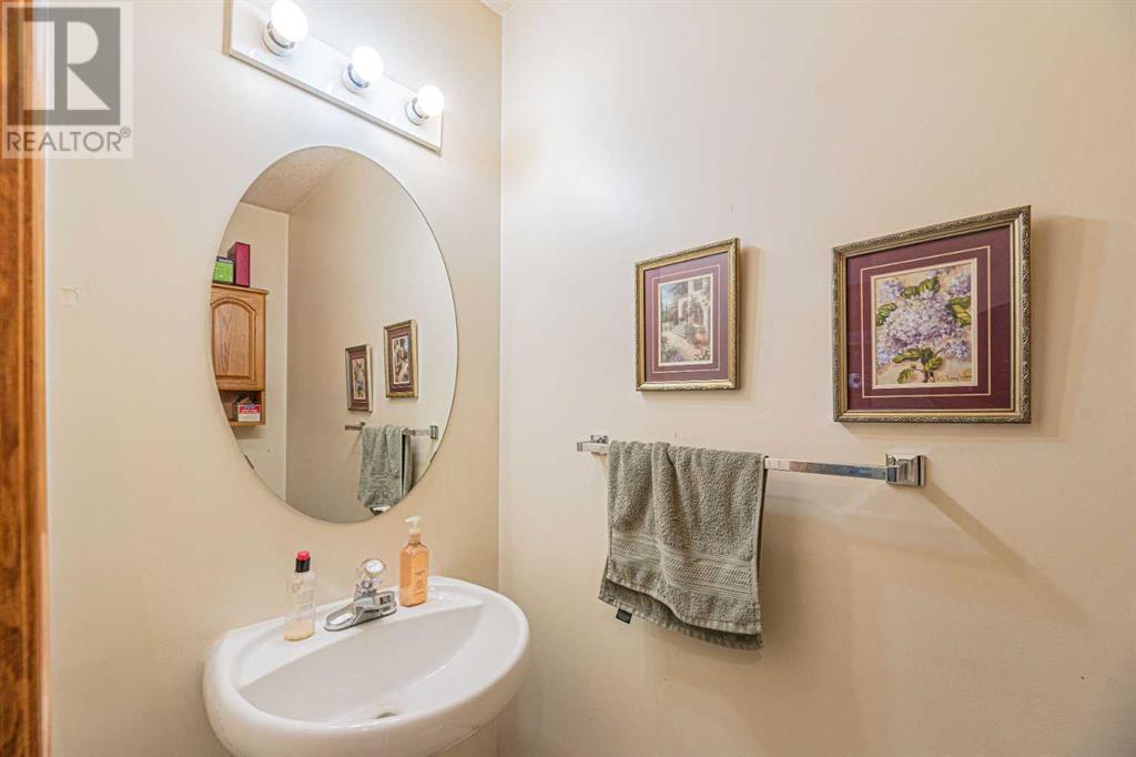 Single Family House for Sale in  Los Alamos Crescent NE Monterey Park Calgary 