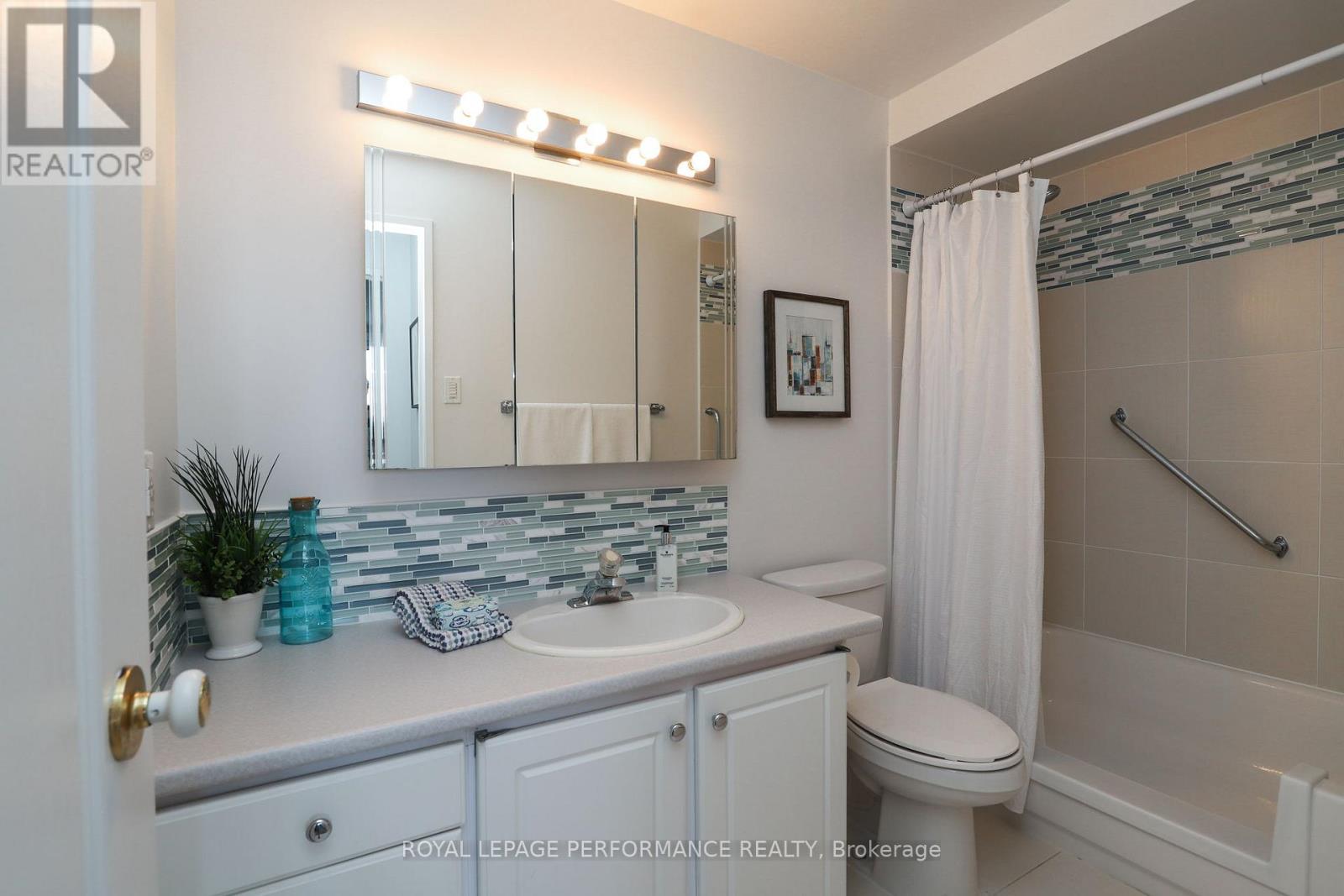 Photo 21 of 1002 1171 Ambleside Drive, Ottawa ON