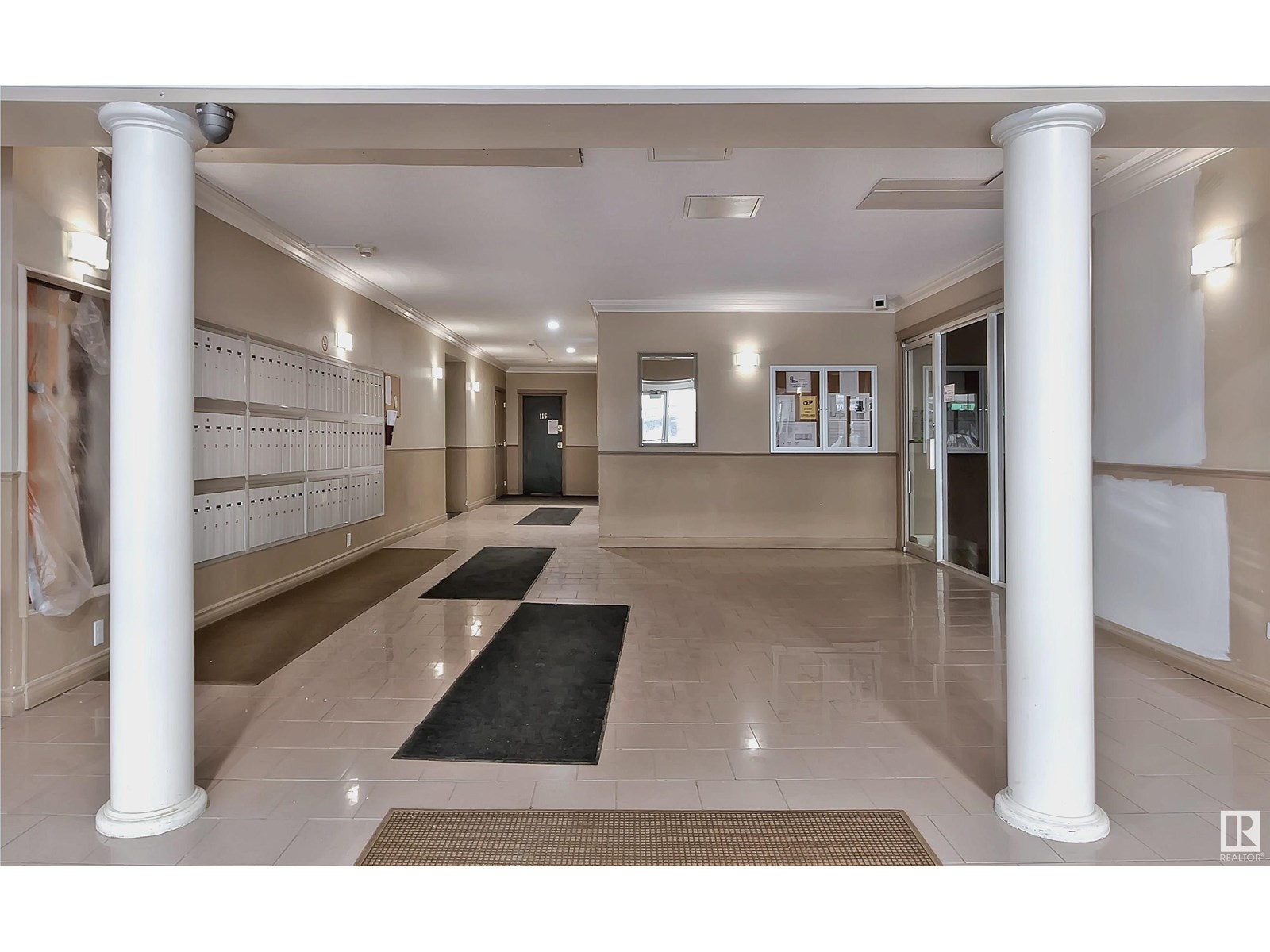 Photo 10 of 202 11025 Jasper Av Nw, Edmonton AB