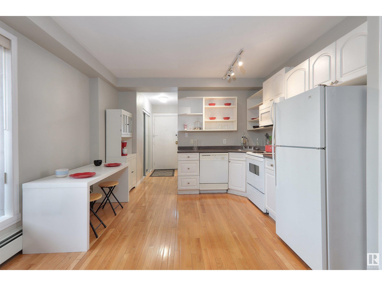 Photo 19 of 202 11025 Jasper Av Nw, Edmonton AB