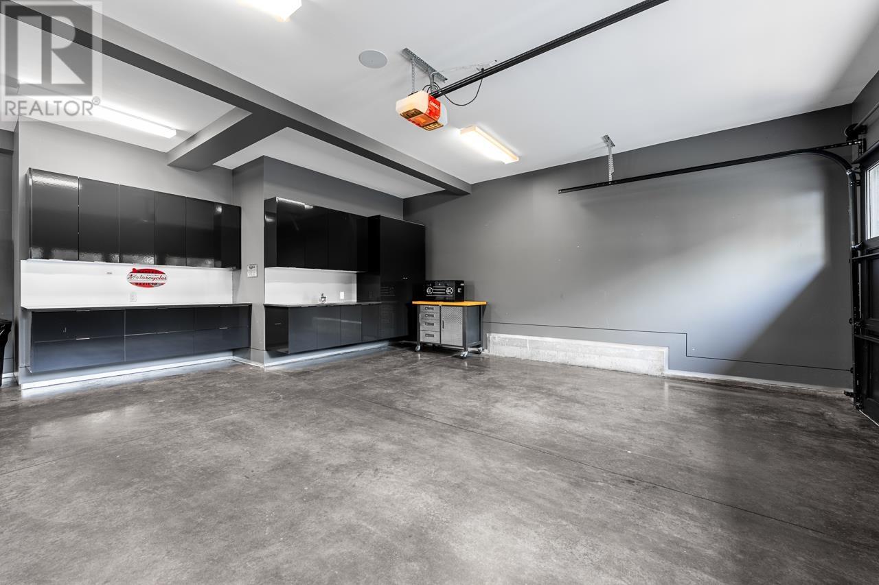 Photo 10 of 26290 126 Avenue, Maple Ridge BC