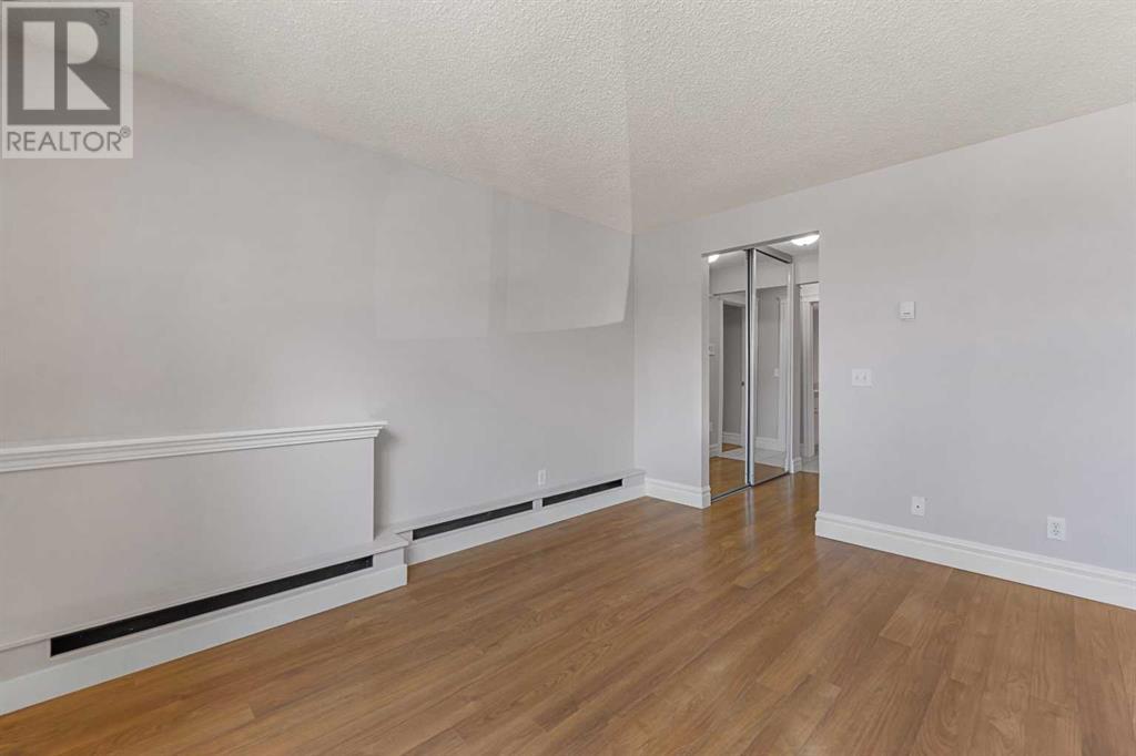 Single Family House for Sale in    Street NW Bowness Calgary 