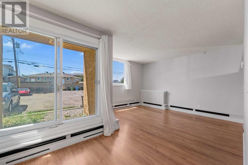Single Family House for Sale in    Street NW Bowness Calgary 