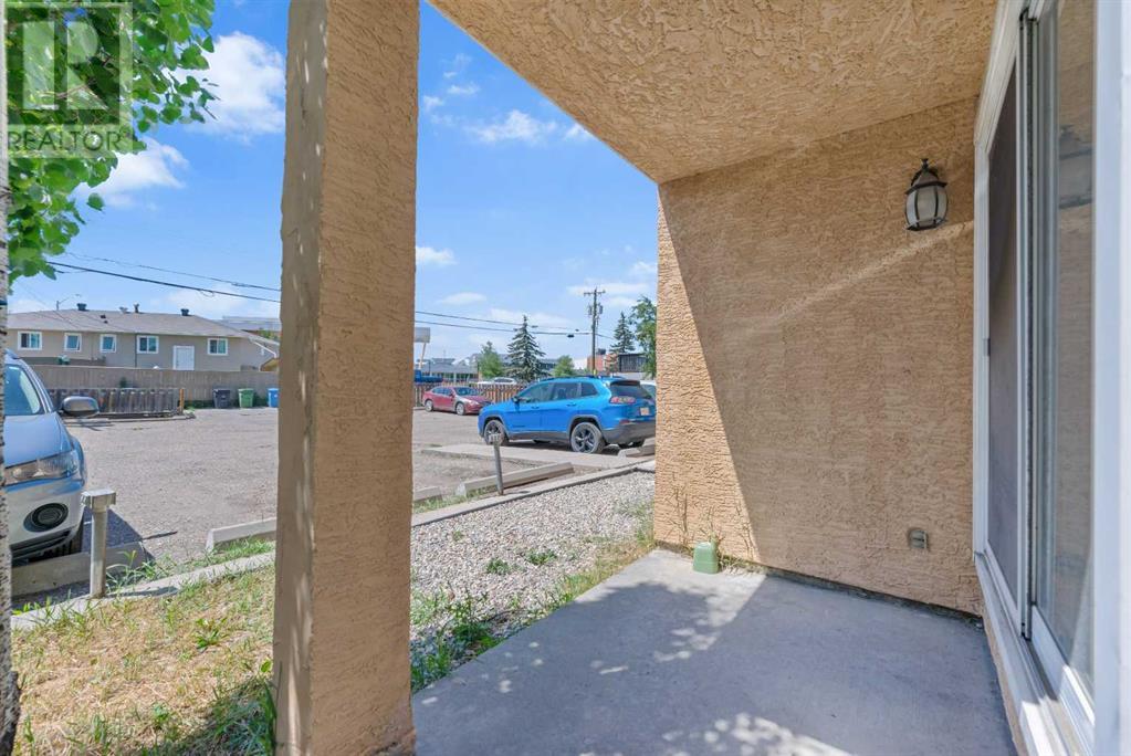 Single Family House for Sale in    Street NW Bowness Calgary 