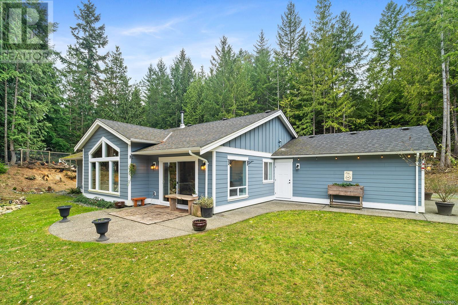 Photo 20 of 1065 Spider Lake Rd, Qualicum Beach BC