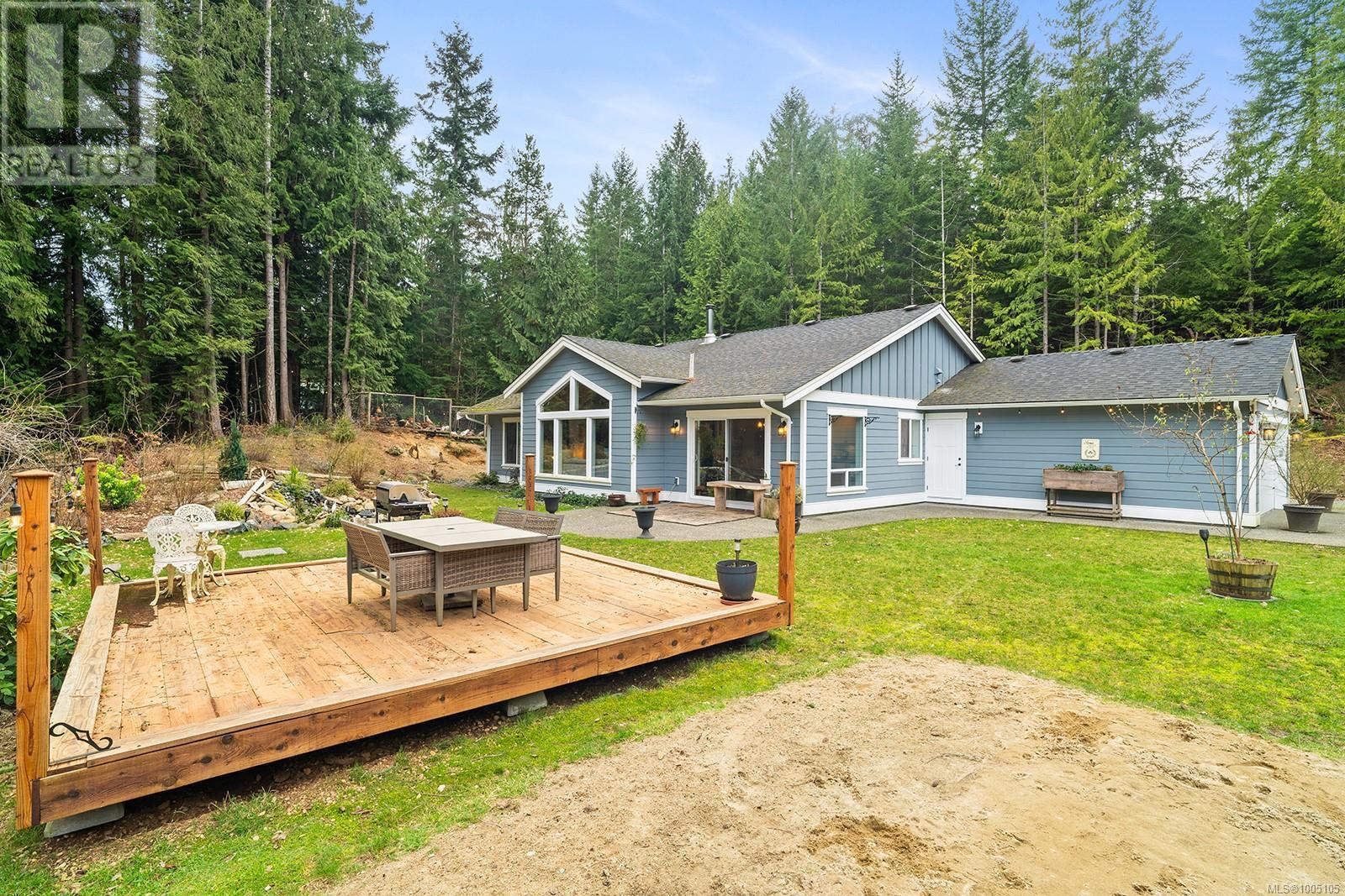Photo 37 of 1065 Spider Lake Rd, Qualicum Beach BC