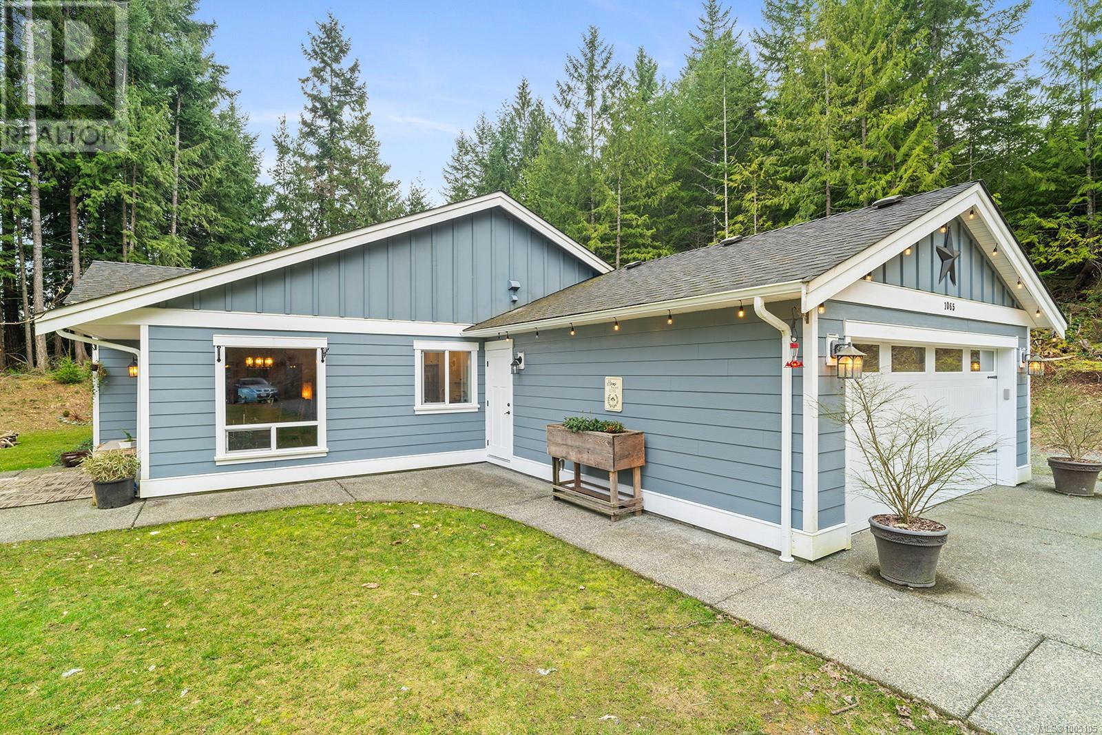Photo 30 of 1065 Spider Lake Rd, Qualicum Beach BC