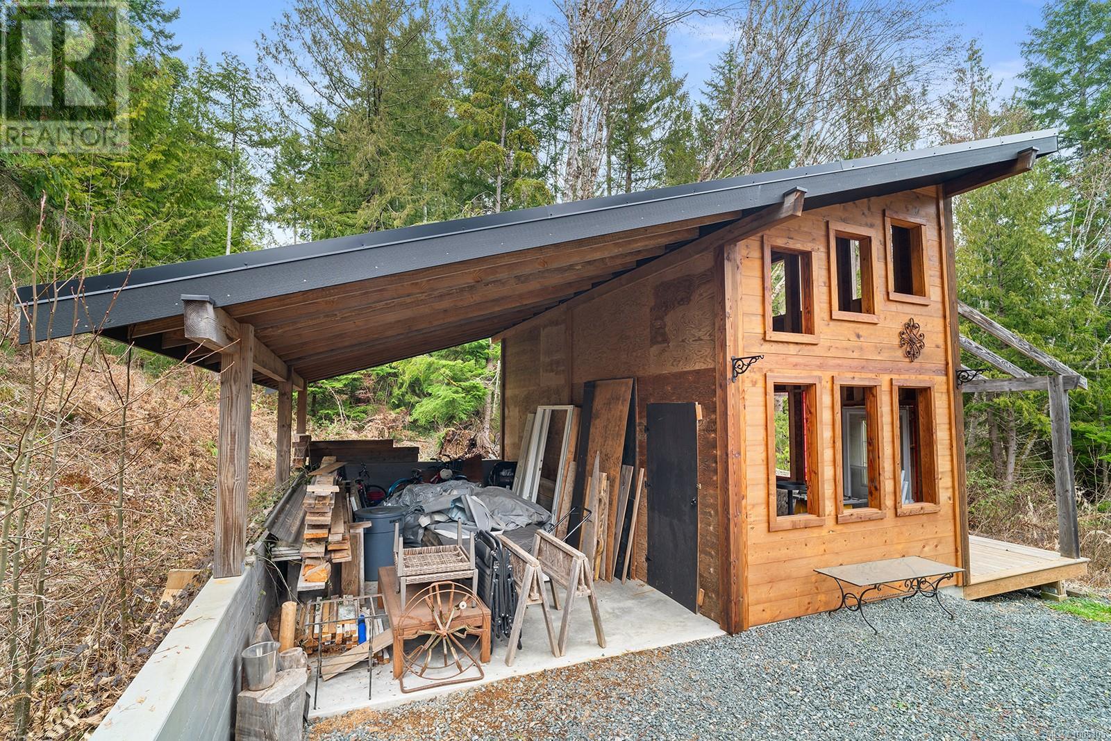 Photo 41 of 1065 Spider Lake Rd, Qualicum Beach BC