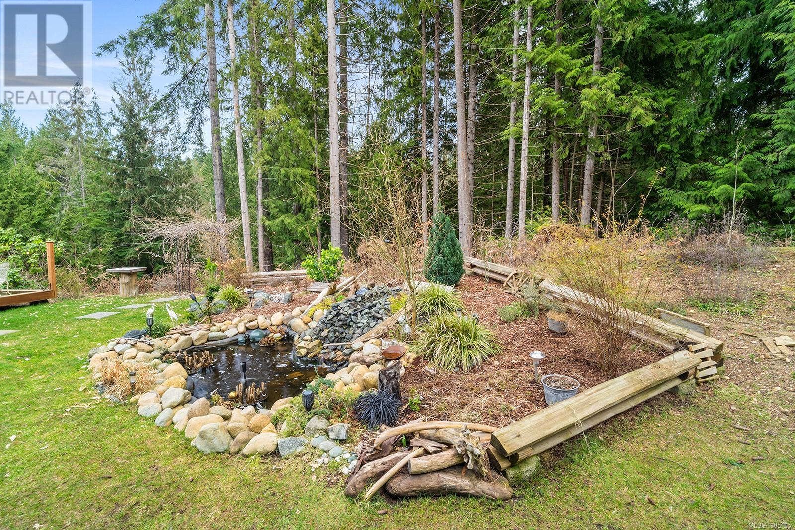Photo 38 of 1065 Spider Lake Rd, Qualicum Beach BC