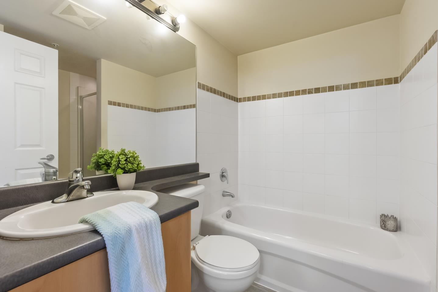 Photo 21 of 17 14855 100 Avenue, Surrey BC