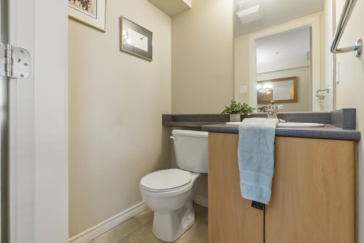 Photo 13 of 17 14855 100 Avenue, Surrey BC