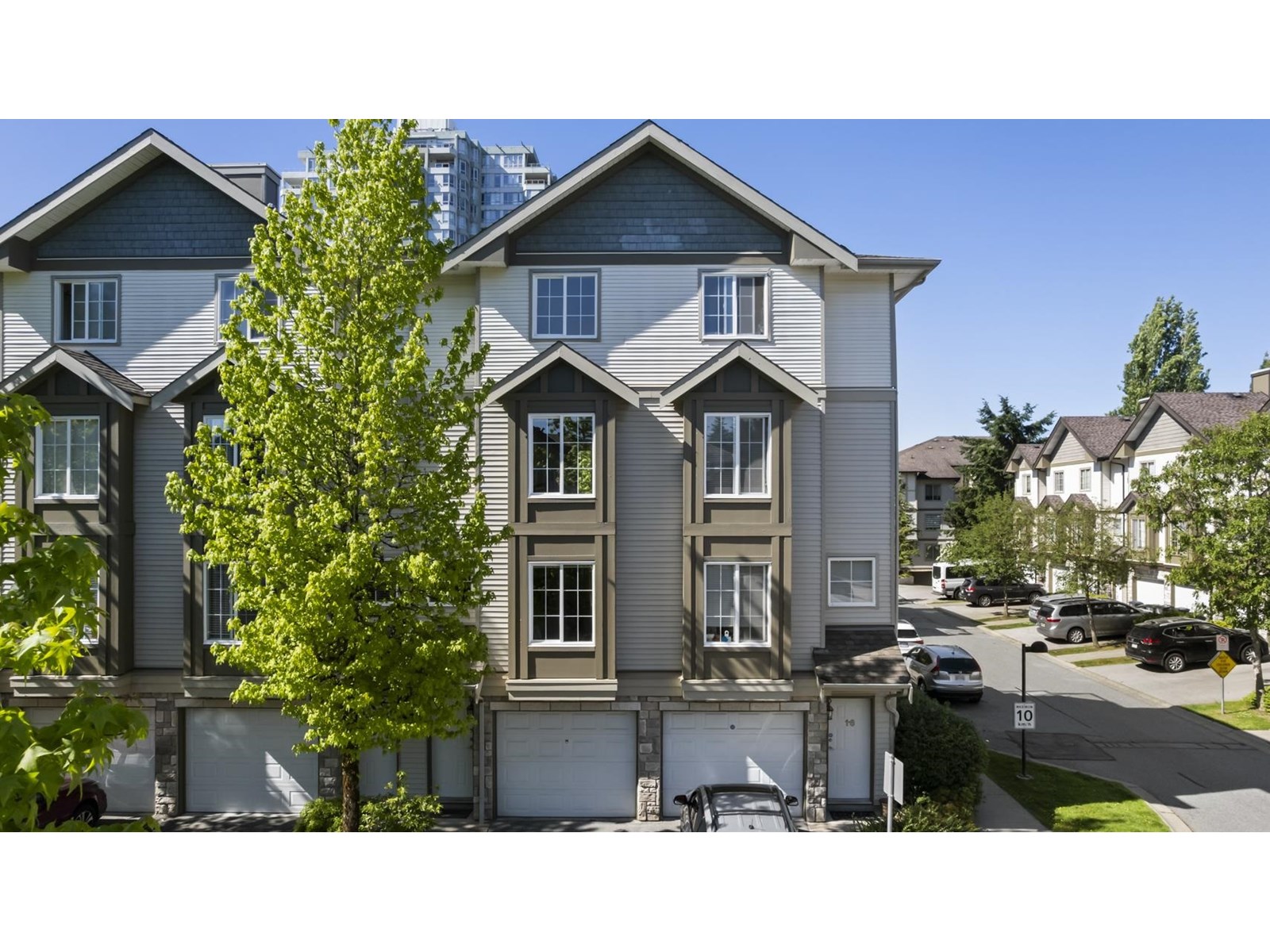 Photo 1 of 17 14855 100 Avenue, Surrey BC