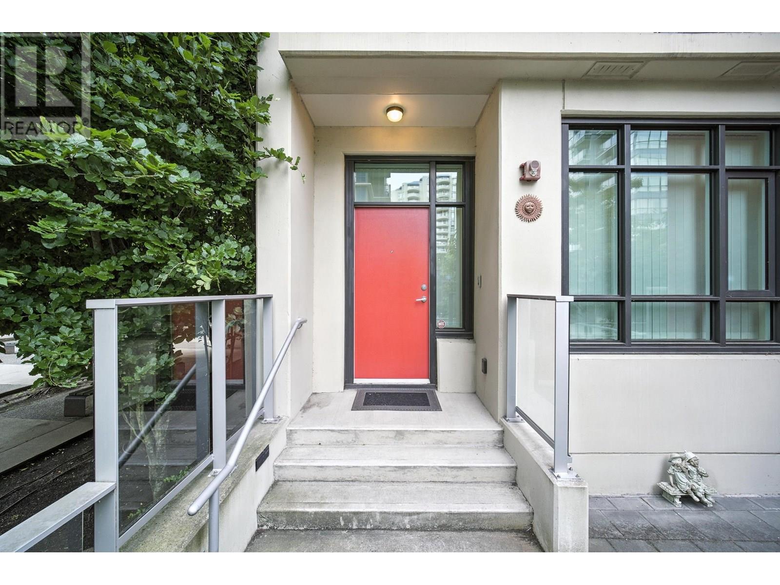 Photo 2 of 21 7338 Gollner Avenue, Richmond BC