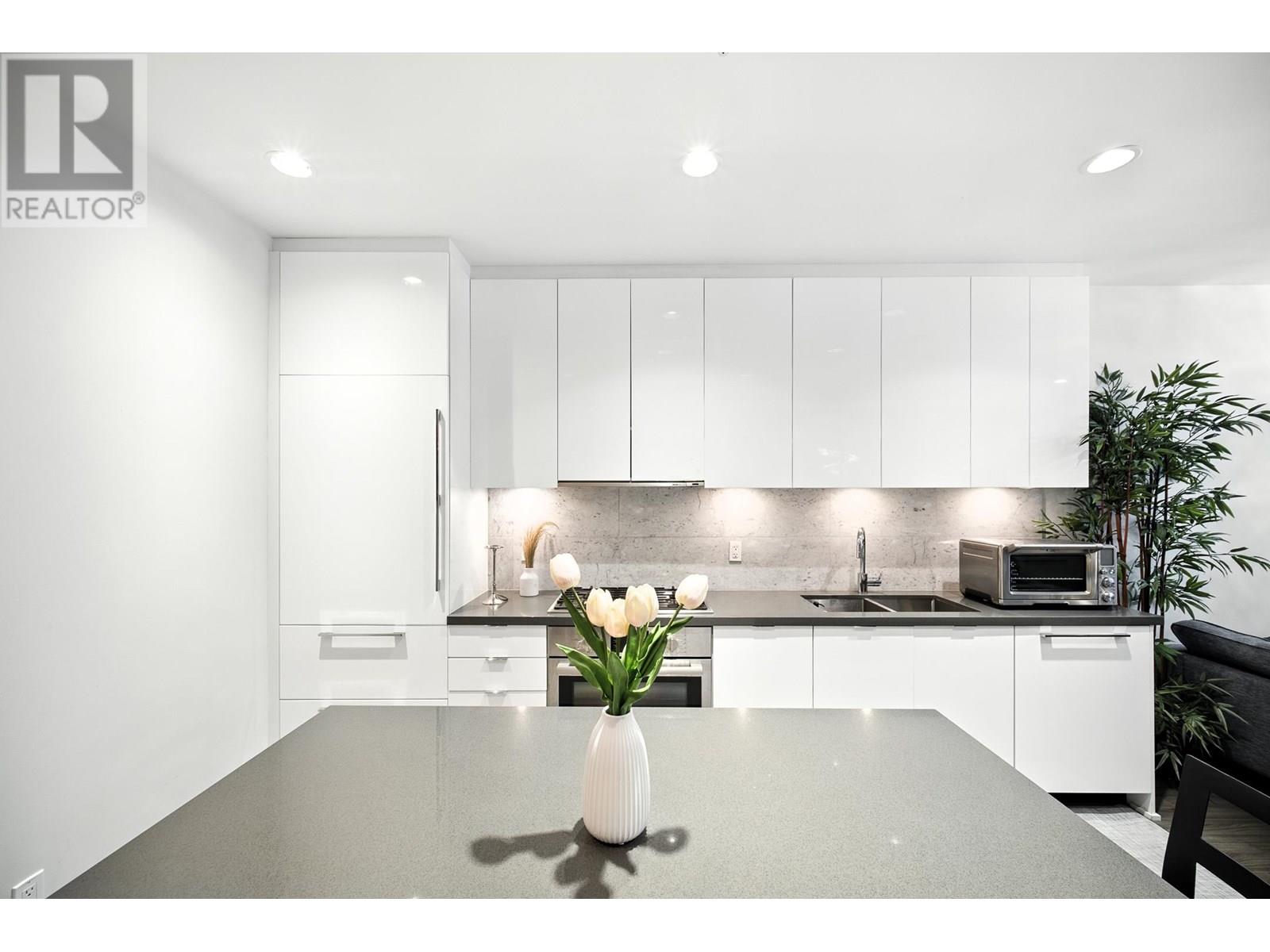 Photo 9 of 21 7338 Gollner Avenue, Richmond BC