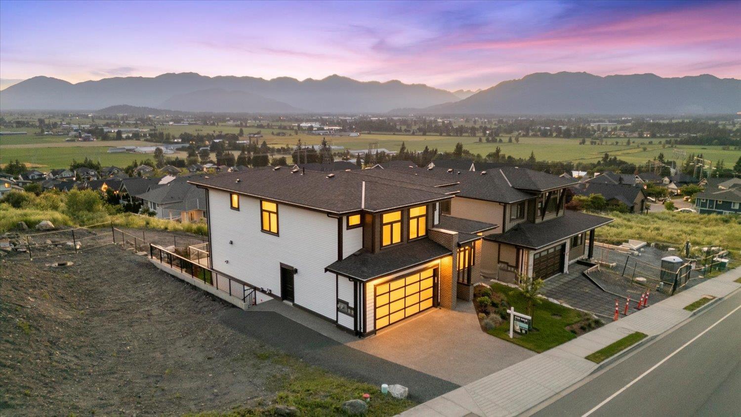 8511 NIXON ROAD, Eastern Hillsides, Chilliwack