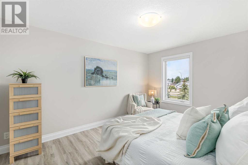 Single Family House Multi-level for Sale in   Tuscany Boulevard NW Tuscany Calgary 