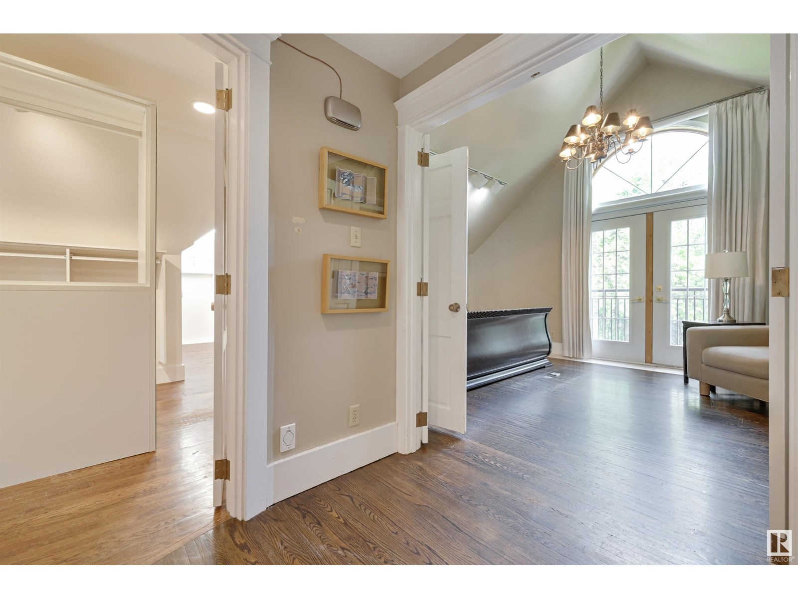 Photo 22 of 10226 Connaught Dr Nw, Edmonton AB