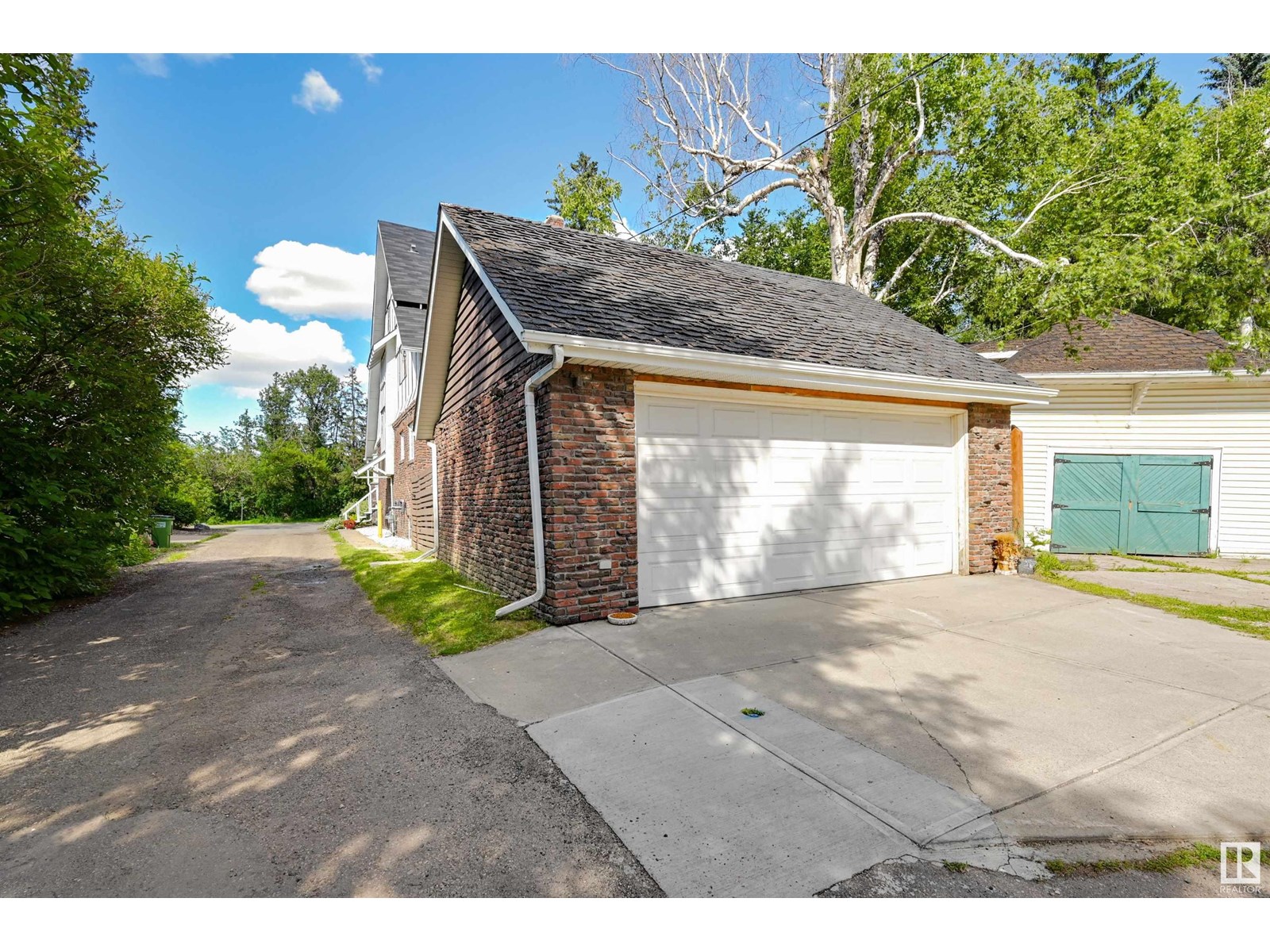 Photo 4 of 10226 Connaught Dr Nw, Edmonton AB