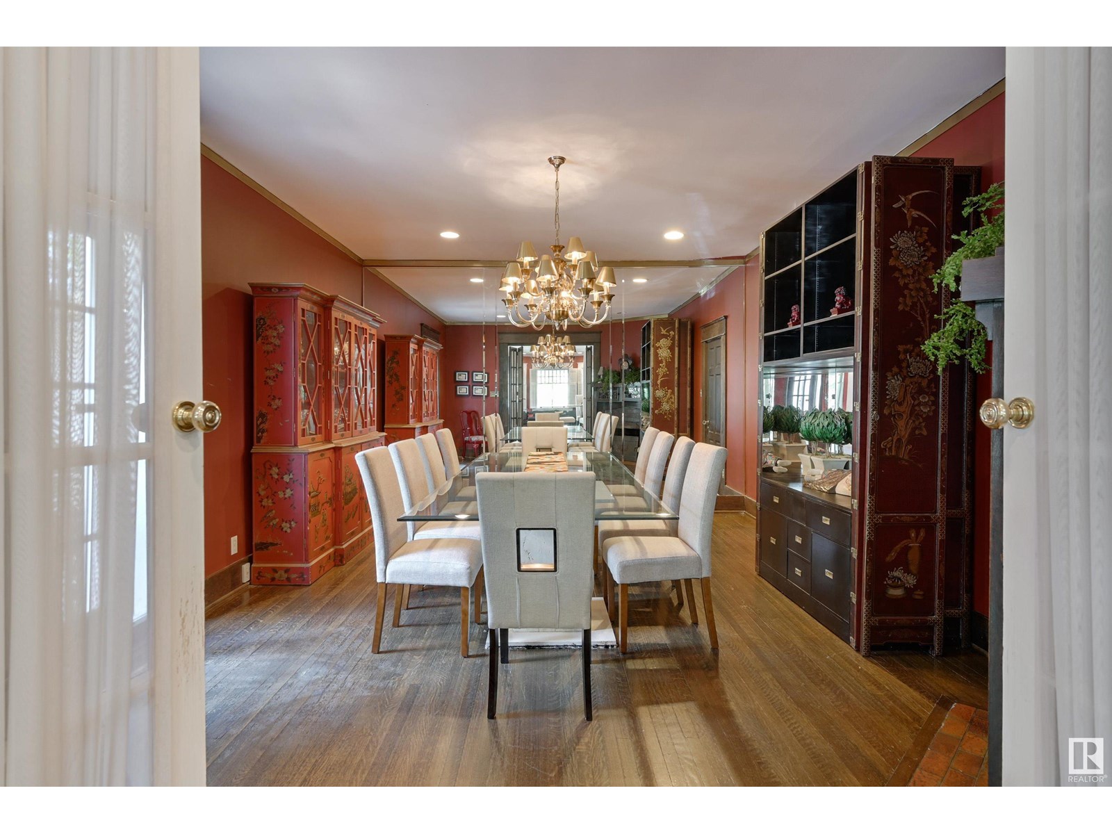Photo 6 of 10226 Connaught Dr Nw, Edmonton AB