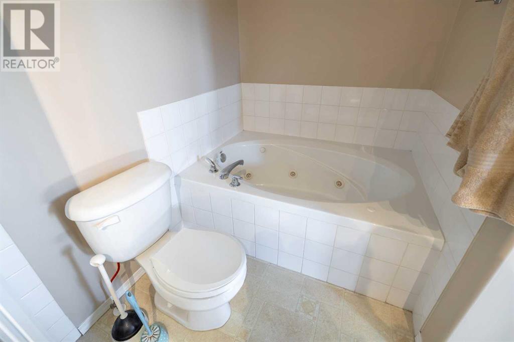 Single Family House for Sale in  Royal Birch Mount NW Royal Oak Calgary 