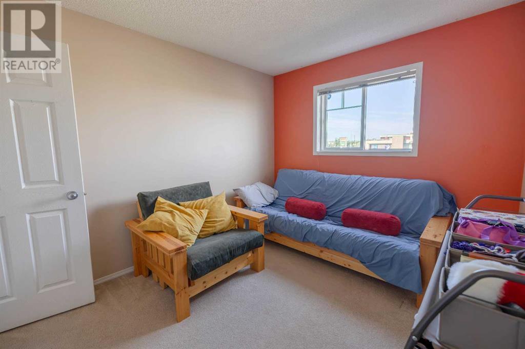 Single Family House for Sale in  Royal Birch Mount NW Royal Oak Calgary 