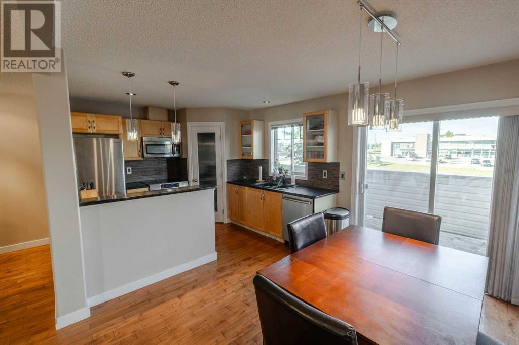 Single Family House for Sale in  Royal Birch Mount NW Royal Oak Calgary 