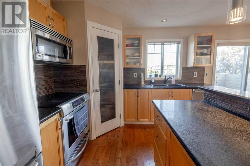 Single Family House for Sale in  Royal Birch Mount NW Royal Oak Calgary 