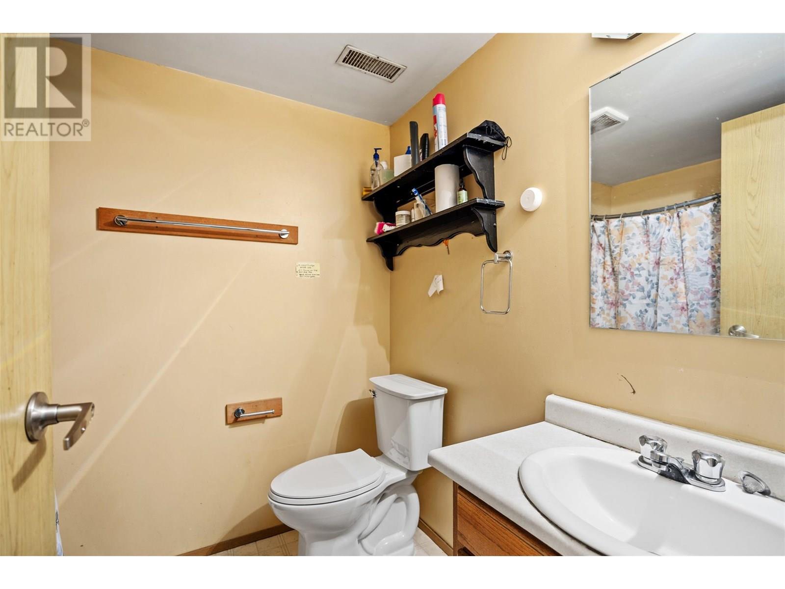 Photo 5 of 2203 Bossert Avenue, Kamloops BC