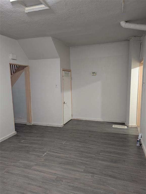 Photo 6 of 829 Flora Avenue, Winnipeg MB