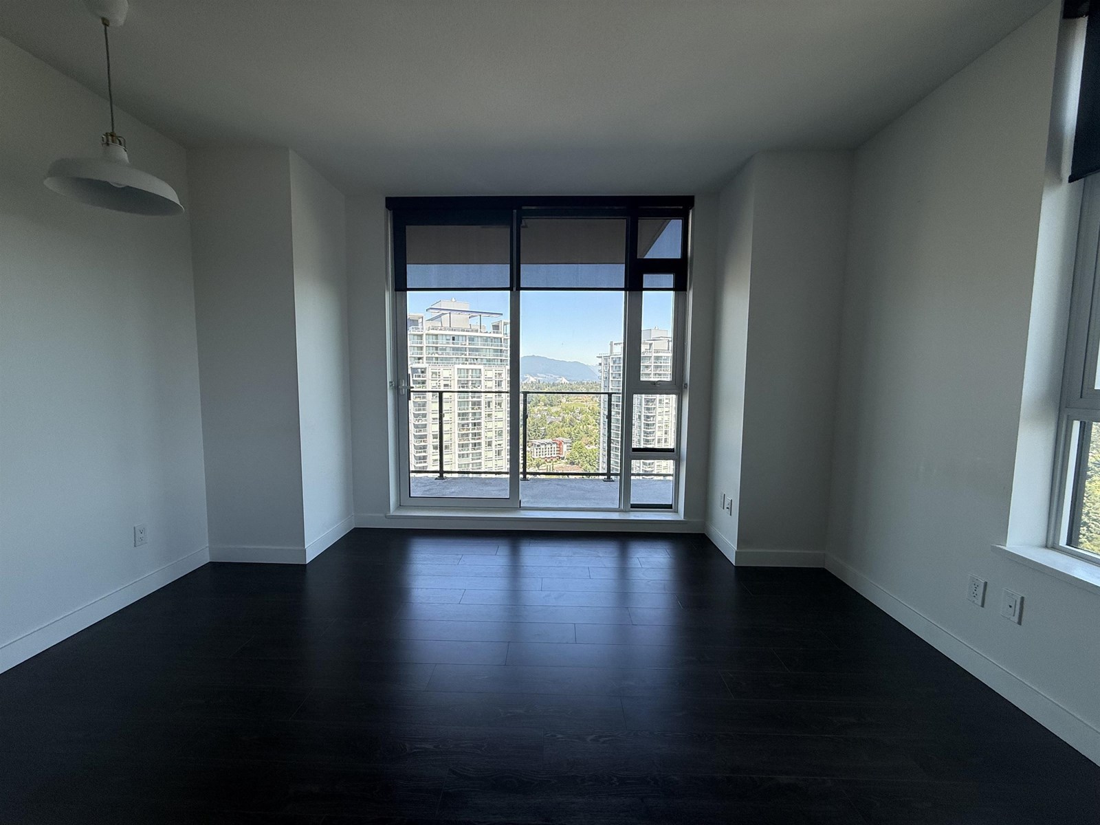 Photo 5 of 3507 9887 Whalley Boulevard, Surrey BC