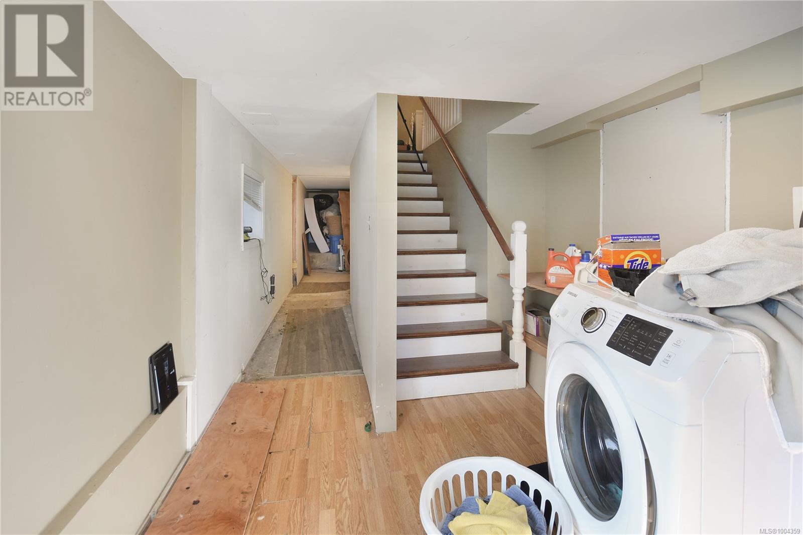 Photo 48 of 418 Kennedy St, Nanaimo BC