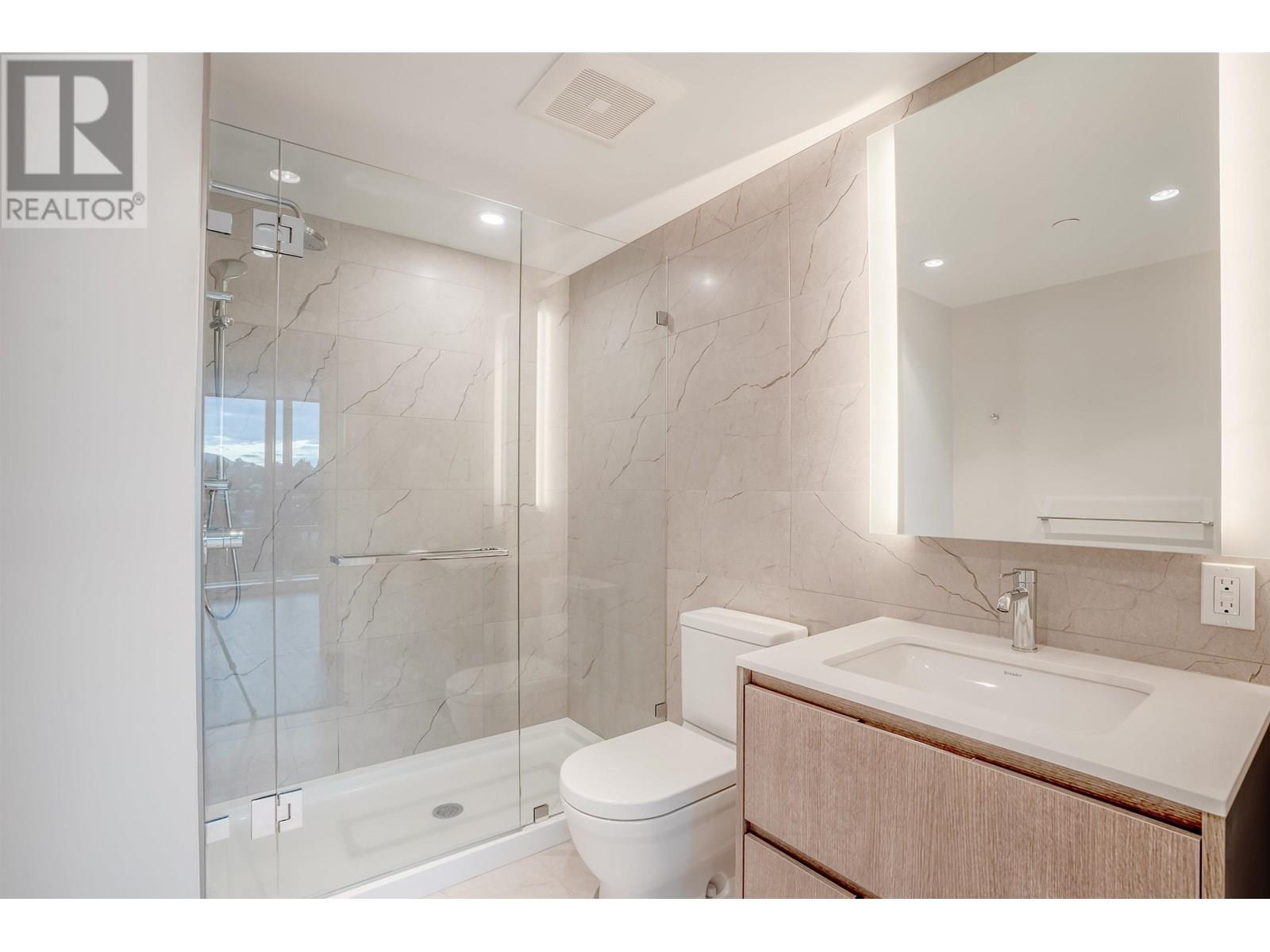 Photo 10 of 2201 1500 Fern Street, North Vancouver BC