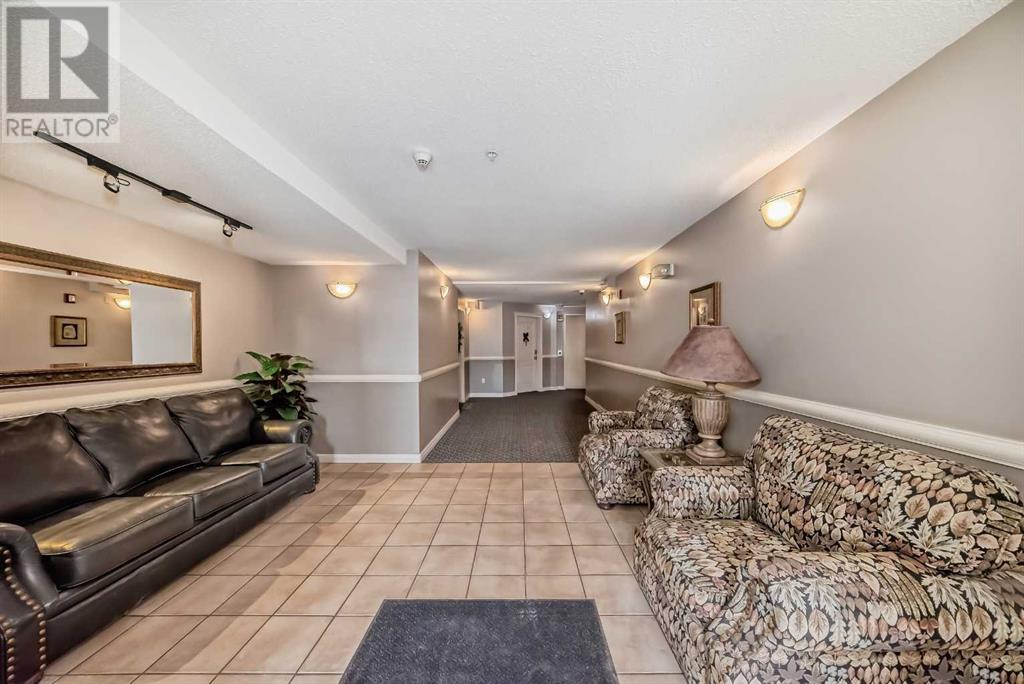 205, 735 56 Avenue SW, Calgary, Alberta