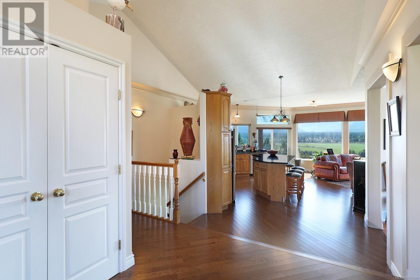 1437 Valley View Dr, Courtenay