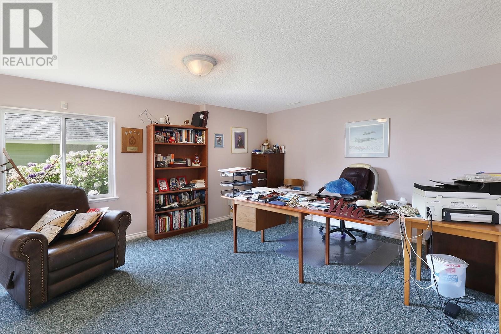 1437 Valley View Dr, Courtenay