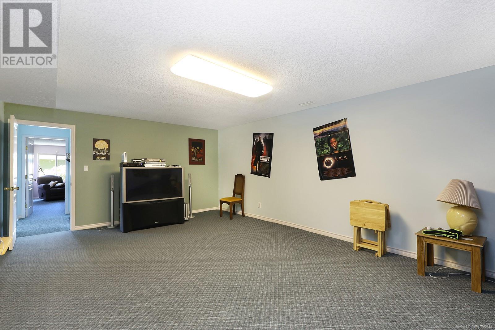1437 Valley View Dr, Courtenay