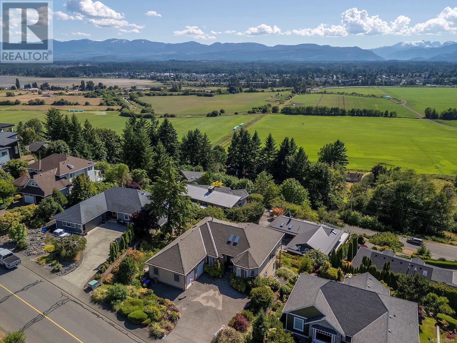 1437 Valley View Dr, Courtenay