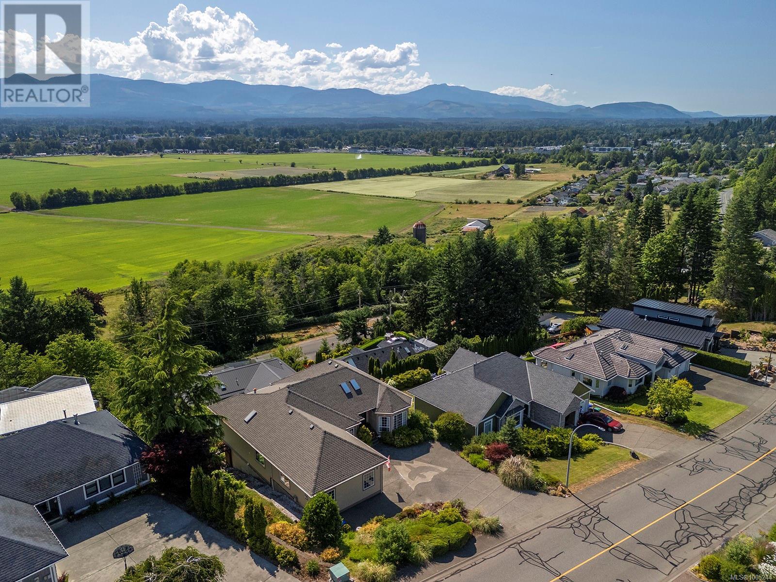 1437 Valley View Dr, Courtenay