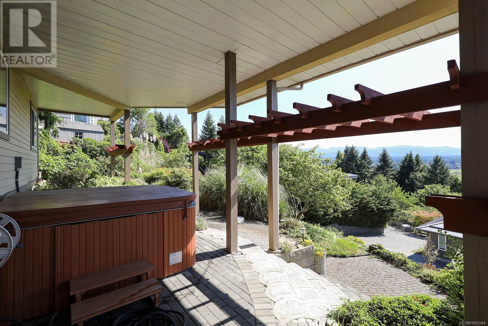 1437 Valley View Dr, Courtenay
